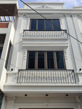 Cần bán nhà 3 tầng, đường nhựa ô tô vào tận nơi, gần trường ĐH, Kiến An - Hải Phòng, giá hơn 2 tỷ