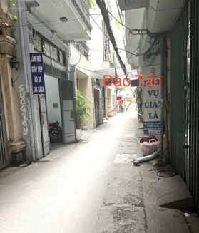 Bán nhà riêng tại Đào Tấn, 10,9 tỷ, 43m2, 5PN, đi vài bước ra mặt phố