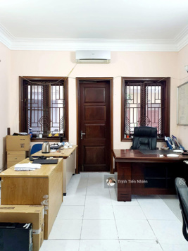 Bán nhà phân lô ngã tư Nguyễn Chí Thanh - Huỳnh Thúc Kháng, 66m2, 26,5 tỷ, MT 5,5m, không lỗi gì