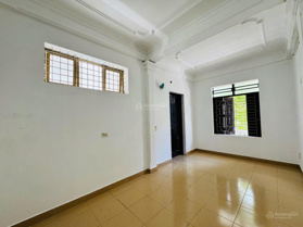 Bán nhà riêng tại Đông Vệ, 6,5 tỷ, 104m2, 5PN, 3WC, chính chủ đẹp, nhiều tiện ích