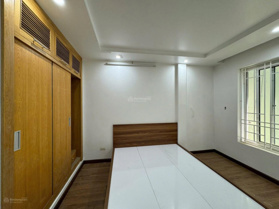 Nhà phố Ngọc Hà, diện tích 30m2, 5 tầng đủ công năng, mặt tiền 3,5m, giá 7,6 tỷ