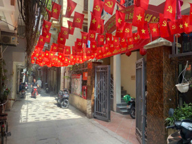 Đội Cấn 36m2 x 5 tầng - nhà 2 mặt thoáng - Full nội thất - Ngõ nông, gần phố.