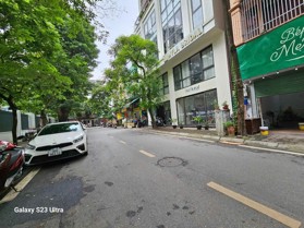 Mặt ngõ kinh doanh Đống Đa 60m2 x Mặt tiền 5M - Khu phân lô - Ô tô trong nhà.