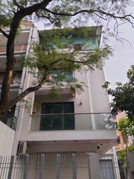 Bán Nhà KĐT Văn Quán Phố NGuyễn Khuyến 134m2 x 4t Lô Góc K/D CaFe Vp 39.6 Tỷ Q. Hà Đông