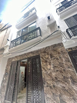 Bán nhà phố Láng Hạ, 7,1 tỷ, 33 m2, 5PN, 4WC, 5 tầng, mặt tiền 5m. Nhà xây mới