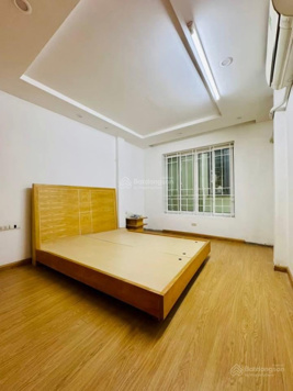 NHÀ ĐẤT PHỐ NGỌC HÀ - ÔTÔ ĐỖ GẦN-NGÕ NÔNG THẲNG TẮP CHỈ 35M RA ÔTÔ TRÁNH ĐỖ. SỔ ĐỎ CHÍNH CHỦ.