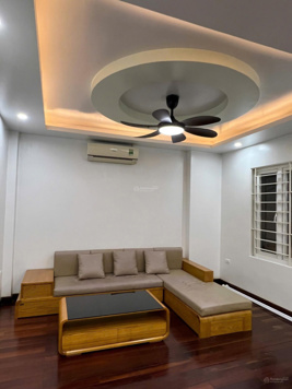 BÁN NHÀ TRUNG TÂM PHỐ XÃ ĐÀN ĐỐNG ĐA Diện tích: 46m x 6 tầng Mặt tiền: 7m Thang máy kính