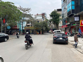 Bán nhà Lương Định Của, thông hồ Kim Liên, trước nhà ô tô tránh, 28 m2*3 tầng