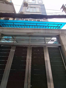 Nhà đẹp Hoàng Hoa Thám 50m2 x 5 tầng - nội thất toàn gỗ Lim - 3 mặt thoáng - Ngõ thông thoáng.