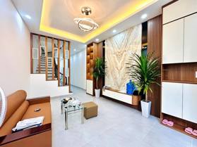 NHÀ ĐẸP Ở LUÔN 42M² 5 TẦNG NỘI THẤT ĐẸP PHỐ MINH KHAI, HÒA BÌNH 7 GẦN PHỐ