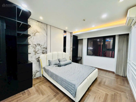 Cần bán căn hộ tòa Trung Yên 1. DT 121m2 3PN, 2WC. Full nội thất, giá bán 7,7 tỷ