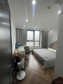 Chính Chủ, (bán gấp) căn góc Vip 4PN Full nội thất tầng trung E4 Yên Hoà Park View City Vũ Phạm Hàm