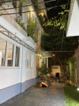 Bán Biệt thự, góc, mặt đường Trần Thủ Độ, chính chủ tiện kinh doanh. Vi trí Trung tâm khu đô thị