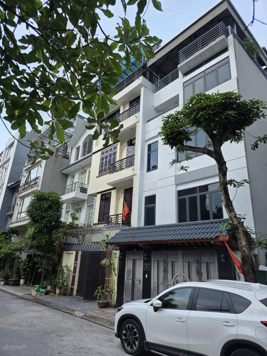 Bán nhà riêng tại Phố Hoàng Cầu, Đống Đa, Hà Nội, 42 tỷ, 125 m2, ô tô ra vào. Chính chủ