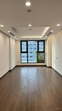 Em có quỹ căn chuyển nhượng 2-3PN giá nhỉnh 115tr/m2 tại 93 Láng Hạ, ở ngay, nhà mới. LH 0961 940 768