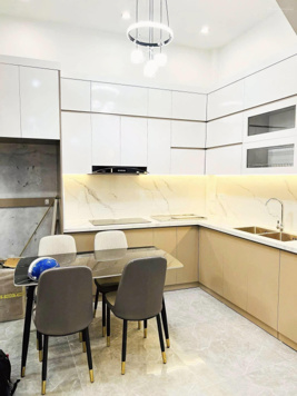 8.35 TỶ-42M2-4 TẦNG-LÔ GÓC-NGÕ TO-10M RA Ô TÔ-MAI ĐỘNG-254 MINH KHAI-GỐC ĐỀ