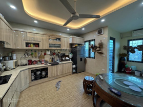 Bán nhà mặt hồ cực hiếm phố Đội Cấn. Kinh doanh dòng tiền, ô tô đỗ cửa, thang máy lên phòng