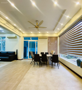 Giá tốt, đầu tư, bán biệt thự Việt Hưng, DT 325m2, MT 20m, vỉa hè, sân vườn, ô tô đỗ. Giá 52tỷ