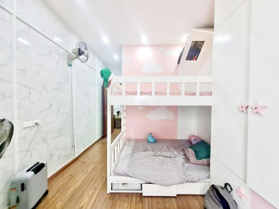 Nguyên Hồng - một nhà ra phố - phân lô - ô tô + vỉa hè 2 bên - ở kết hợp kinh doanh