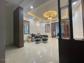 Mặt ngõ thông KD, cạnh khu 7,2 hecta Vĩnh Phúc, Ba Đình 45m2 7 tầng căn góc thang máy. Chỉ 11.7 tỷ