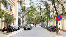 Chính chủ bán căn liền kề khu đô thị Mỹ Đình 2, mặt đường Bùi Xuân Phái. Liên hệ: 0989 182 436