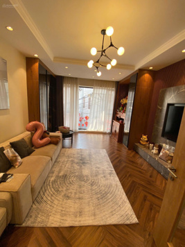 Chính chủ bán nhà khu vip hàng không, Nguyễn Sơn, 6 tầng thang máy, ô tô tránh, full nội thất