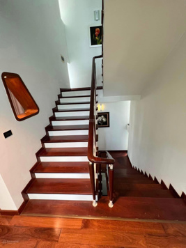 Bán biệt thự trục chính Hoa Sữa - Lô Góc 2 Mặt đường - bể bơi - nội khu yên tĩnh 640m2 Giá: 295 tỷ
