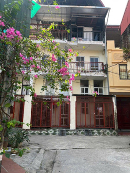 Bán toà nhà căn hộ cho thuê tại TP Ninh Bình 136.9m2, mặt tiền 13.1m, nở hậu14.85m, sâu 10.1m