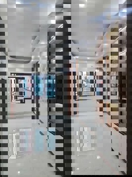 Bán nhà phố Cầu Diễn, Quận Bắc Từ Liêm 6 tầng, diện tích 32m2