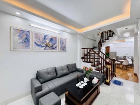 NHÀ ĐẸP Ở NGAY - PHỐ KHƯƠNG TRUNG - NGÕ THÔNG - 3 NHÀ RA Ô TÔ  - 40M2 4 TẦNG - HƠN 8 TỶ