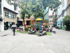 Gà đẻ trứng vàng: Tòa CHDV 8 tầng thang máy, full nội thất, ô tô 7 chỗ đỗ cửa, trung tâm Thanh Xuân