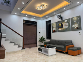 Bán nhà 3 tầng xây mới, thiết kế đẹp, hiện đại, trẻ trung, 51m2, 4pn + 3wc. Giá 2,xx tỷ (TL)