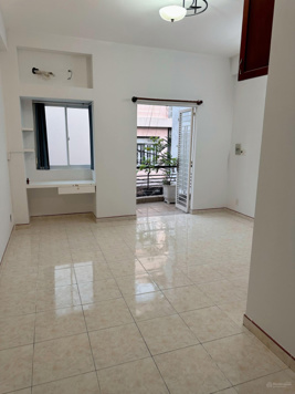 Chính chủ cho thuê nhà nguyên căn gần Vincom Cộng Hòa có gara ô tô phù hợp văn phòng, gia đình ở