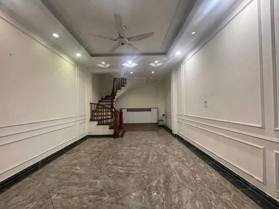 Bán nhà  đường Võ Chí Công, Cầu Giấy 7 tầng, mặt tiền 4.3m, diện tích 35m2