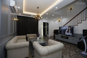 Chính chủ cho thuê nhà full nội thất 4PN - 4WC, DT: 105,6m2. Giá: 20 triệu/tháng