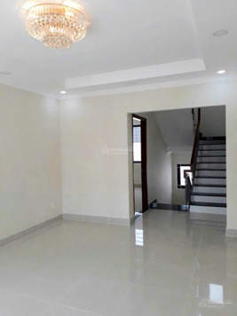 Cần cho thuê nhà MT 111E Hoa Lan P. 2 Q. Phú Nhuận ngay phố ẩm thực Phan Xích Long