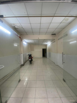 Chính chủ cho thuê nhà ngay chợ Hồ Trọng Quý