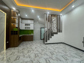Bán nhà phố Láng Hạ - DT: 33m2 x 5 tầng x MT 6.8m - trung tâm Ba Đình - giá tốt. Liên hệ Trường Lâm