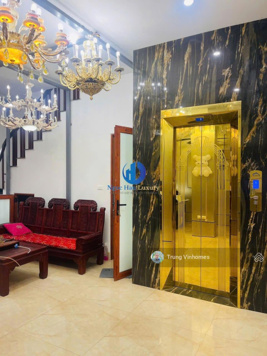 Để ở - kết hợp Kinh doanh - văn phòng, tuyến phố chính, nhà đẹp - thang máy 25.5 tr/th