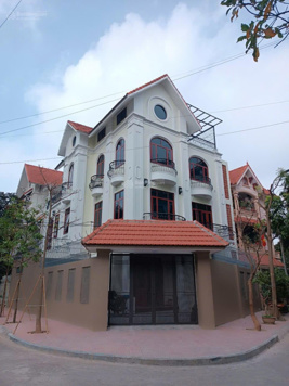 Cho thuê biệt thự Vạn Phúc, Hà Đông. DT 205m2, 4 tầng, lô góc, full điều, hoà, thang máy, giá 40tr