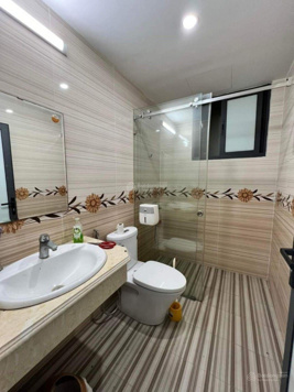 Bán nhà Nguyễn Đức Cảnh lô góc 3 mặt thoáng sáng ngõ thông tứ tung 40m2, 5T, MT 4m, 6.3 tỷ