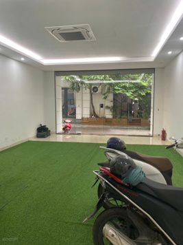 Cho thuê nhà đường Nguyễn Tuân, Thanh Xuân. DT 75m, 6 tầng, Thông sàn, có thang máy. Giá 45tr/th