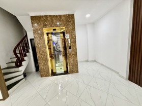 Siêu phẩm- Bán nhà Cầu Diễn, Ô tô đỗ cửa, 6T Thang Máy. 4PN Giá 7.6 tỷ