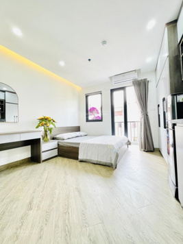 Bán gấp! Tòa dòng tiền Ngã Tư Sở, doanh thu 105tr/tháng, 89m2, 7 tầng, thang máy, giá chỉ 19 tỷ