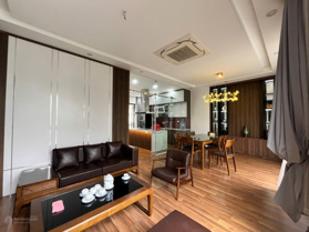 Có thang máy, DT 160m2, 25tr/th, gần hồ, gần TTTM Vincom và công viên tại Vinhomes Ocean Park 1