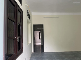 Cho thuê nhà 2 tầng 1 tum cực đẹp, 2 mặt ngõ 523 Minh Khai (ngõ 651 cũ), ngõ ô tô tải tránh nhau