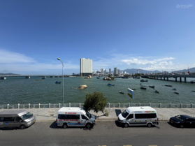 Chính chủ cho thuê cửa hàng 3 tầng view biển Nha Trang, phù hợp kinh doanh.