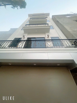 Bán nhà Văn Tiến Dũng- Cầu Diễn. Ô tô đỗ cửa- Nhà mới Lung linh. 35m2- 4PN kk. Giá 6.45 tỷ