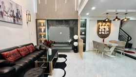 Rất hiếm: Xe hơi đậu trước nhà chỉ hơn 7tỷ! Nhà 3 tầng DT: 4.5x7m Full NT - trung tâm Phú Nhuận