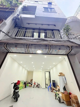 BÁN NHÀ PHỐ TRẦN QUANG DIỆU 7 TẦNG THANG MÁY  NGÕ Ô TÔ K/D QUẬN ĐỐNG ĐA